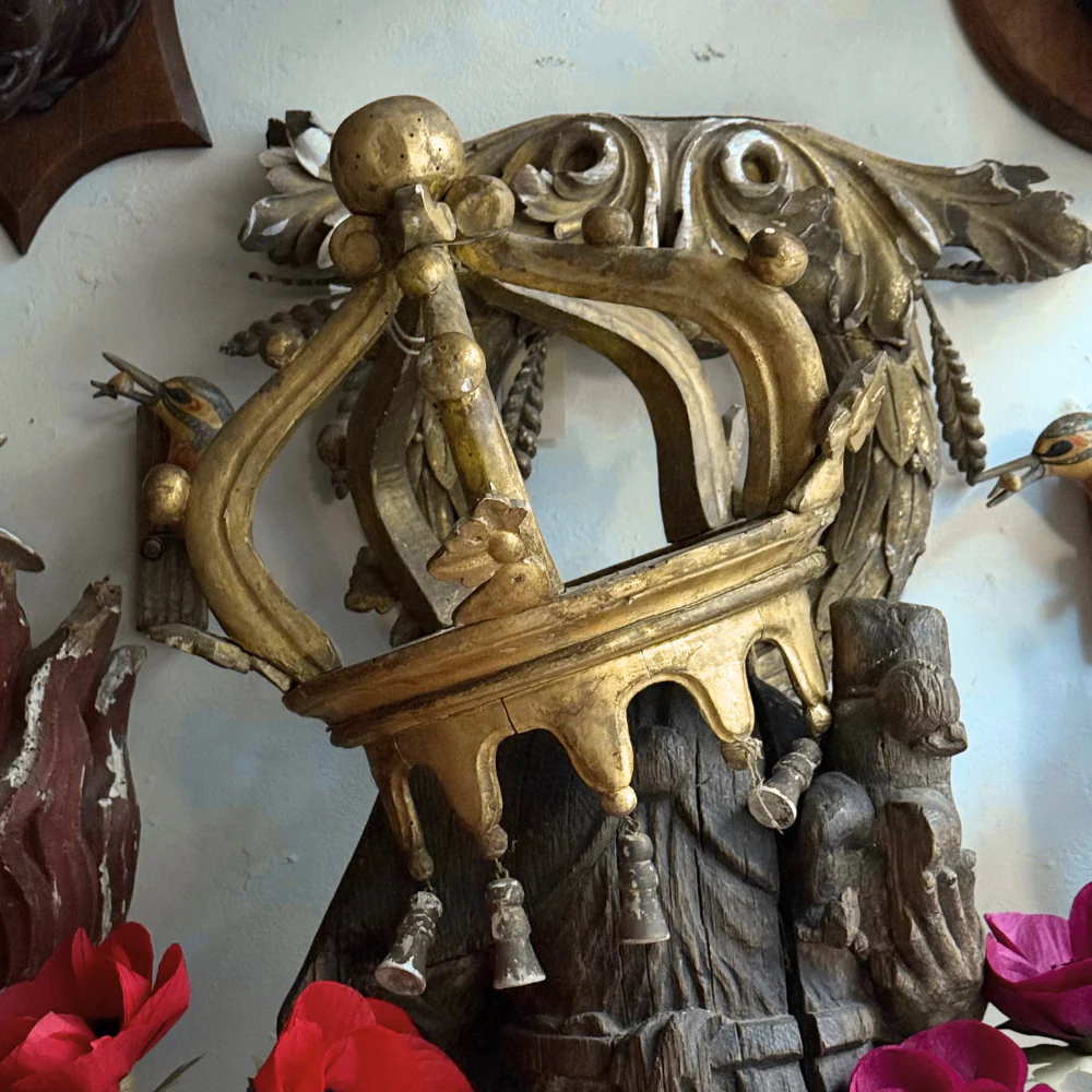 19th-century Italian Carved Wood Crown - Image 10